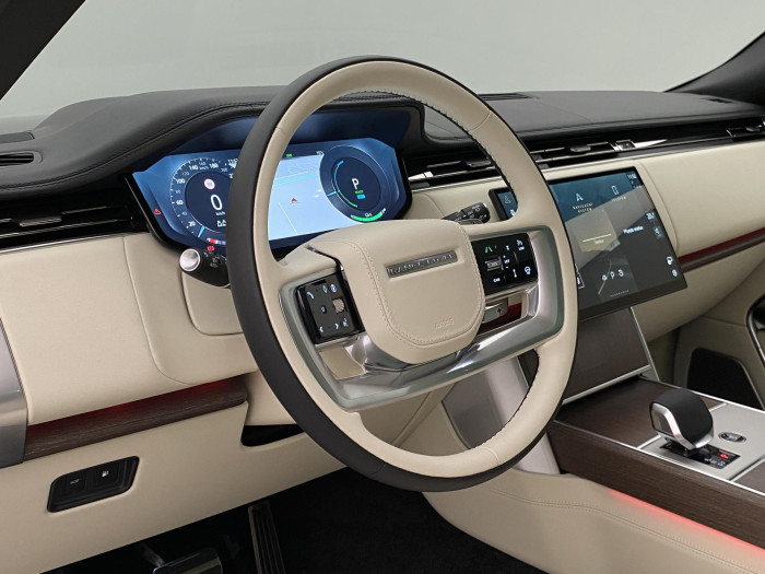 Land Rover Range Rover P550e AUTOBIOGRAPHY SWB