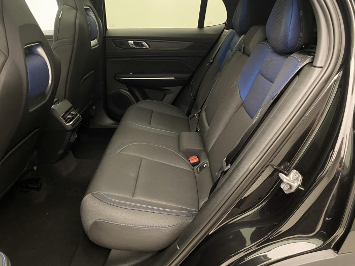 Lynk & Co 01 PHEV DCT AUT 1.maj REZERVACE