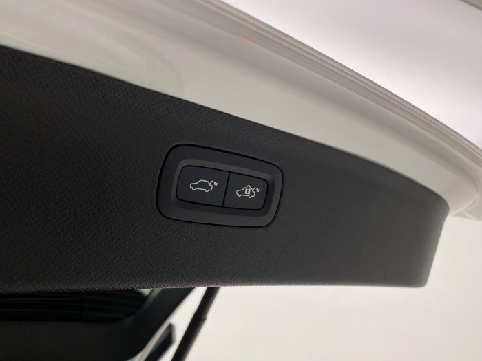 Volvo XC90 B5 AWD BLACK EDITION PLUS 7