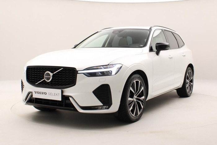 Volvo XC60 B4 AWD ULTIMATE AUT REZERVACE