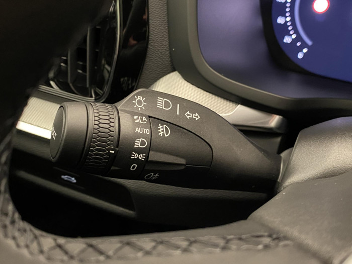 Volvo V60 B4 AUT DARK PLUS