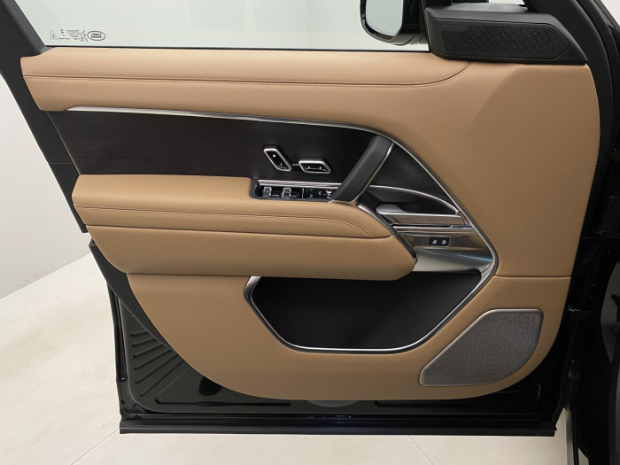 Land Rover Range Rover P530 AUTOBIOGRAPHY LWB