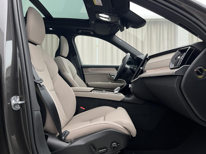 Volvo XC90 T8 AWD RECHARGE PLUS DARK AUT