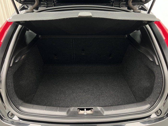 Volvo V40 D3 MOMENTUM AUT CZ 2.0 d Momentum