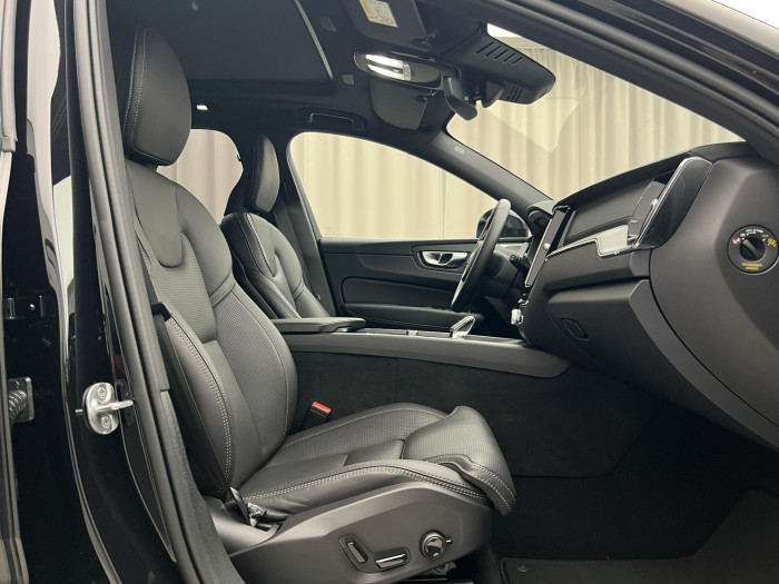 Volvo XC60 B5 AWD BLACK EDITION AUT 1.maj 2.0 Edition