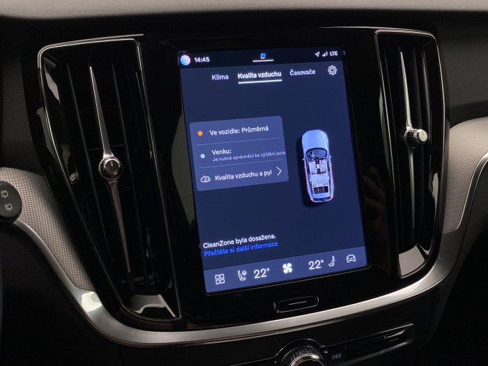 Volvo V60 B4 DARK PLUS AUT CZ