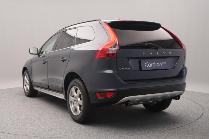 Volvo XC60 D5 AWD MOMENTUM AUT CZ 2.4 d Momentum