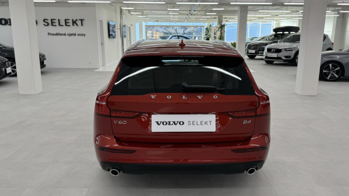 Volvo V60 B4 MOMENTUM AUT REZERVACE 2.0 Momentum