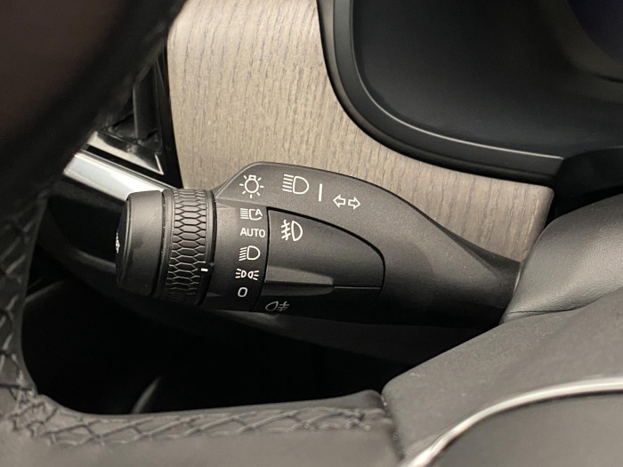 Volvo S90 B5 AWD BRIGHT REZERVACE