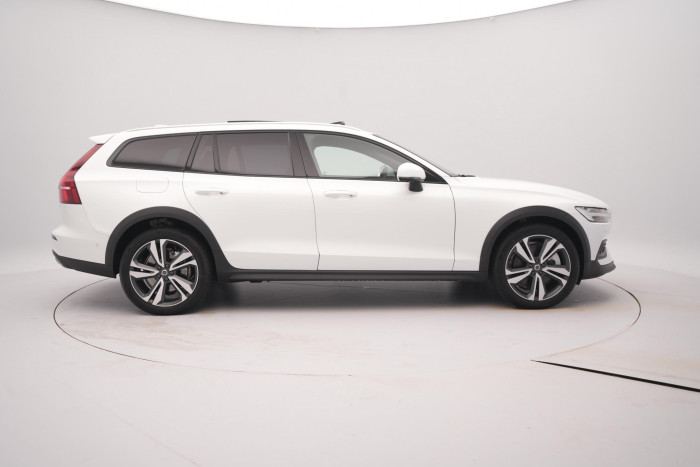 Volvo V60 CC B5 AWD ULTIMATE REZERVACE 2.0 CC CC