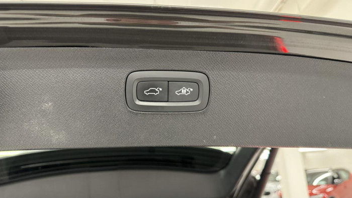 Volvo XC90 B6 AWD INSCRIPTION REZERVACE