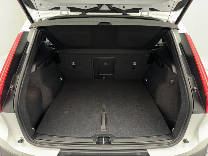 Volvo XC40 B3 PLUS DARK AUT CZ 1.maj