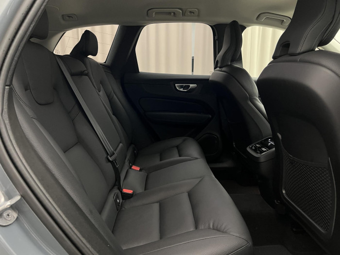 Volvo XC60 B4 AWD PLUS DARK AUT 1.maj.