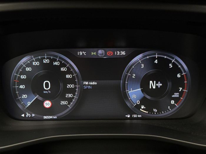 Volvo XC40 T3 MOMENTUM CZ 1. maj. 1.5 Momentum