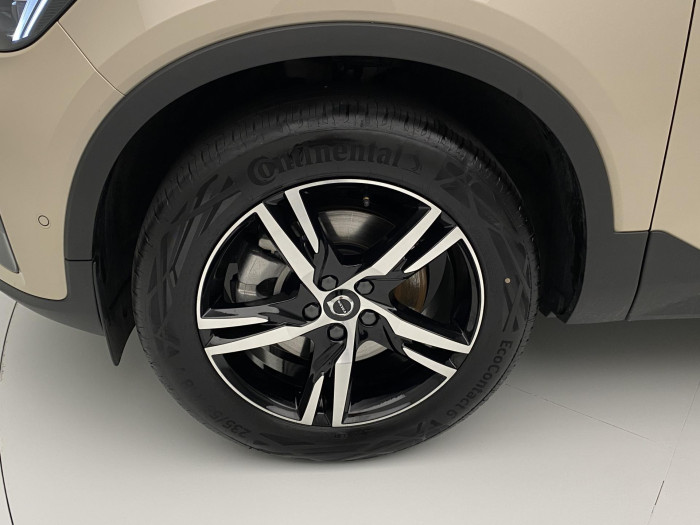 Volvo XC40 B3 PLUS DARK AUT CZ 1.maj