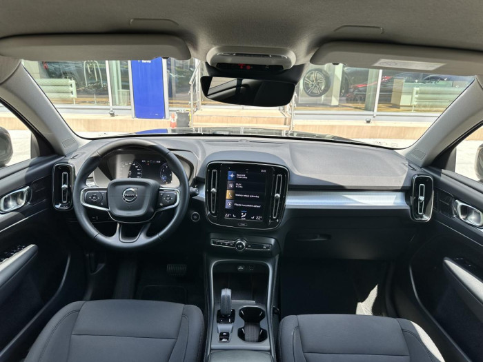 Volvo XC40 B4 AWD MOMENTUM ADVANCED 1.maj 2.0 Momentum