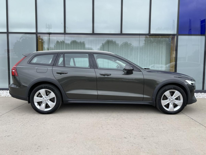Volvo V60 CROSS COUNTRY B4 AWD Aut 1.maj