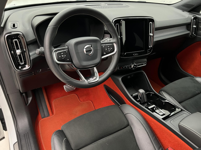 Volvo XC40 T4 AWD R-DESIGN AUT CZ