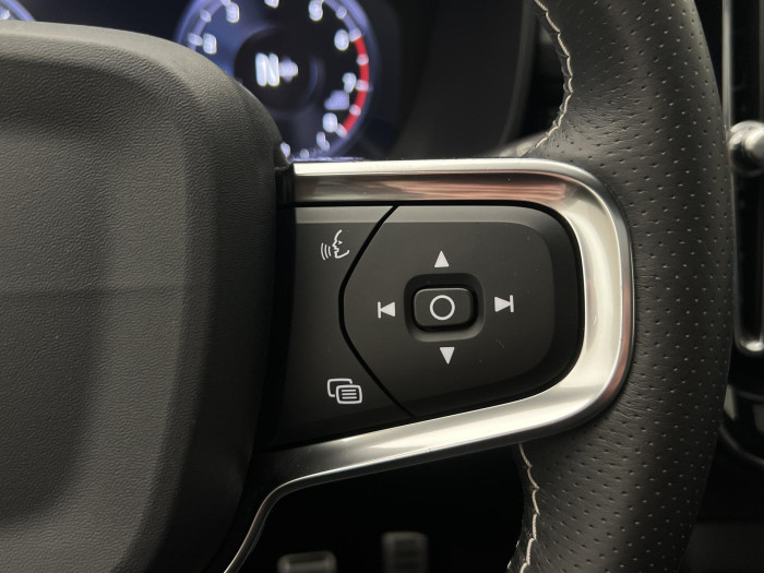 Volvo XC40 T3 R-DESIGN