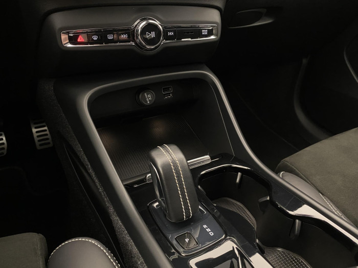 Volvo XC40 D4 AWD R-DESIGN AUT 2.0 d