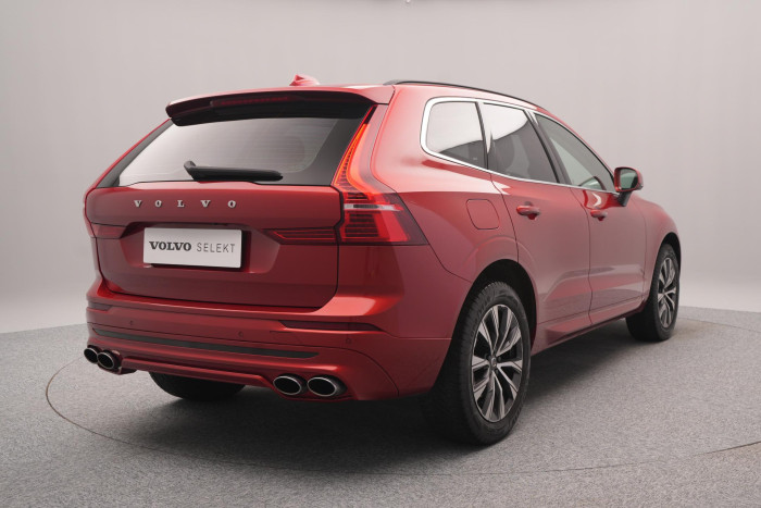 Volvo XC60 B4 AWD MOMENTUM PRO CZ 2.0 Momentum