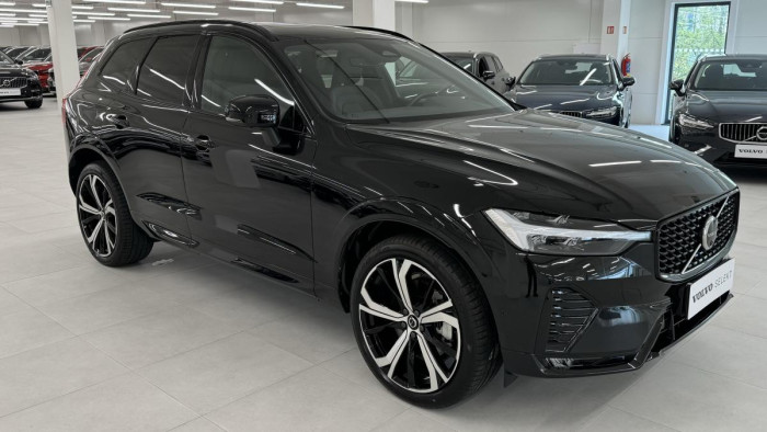 Volvo XC60 B4 AWD PLUS DARK REZERVACE 2.0 Plus