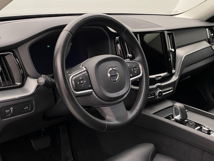 Volvo XC60 B5 AWD MOMENTUM AUT 2.0 Momentum