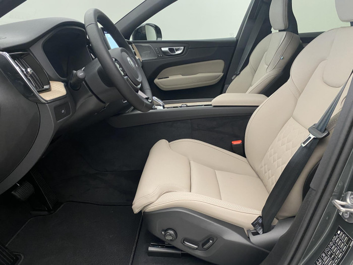 Volvo XC60 B5 AWD AUT DARK PLUS