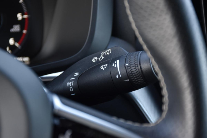 Volvo XC60 D4 AWD R-DESIGN AUT REZERVACE 2.0 d