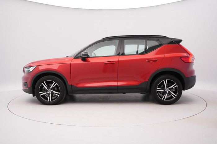 Volvo XC40 B4 R-DESIGN AUT 1.maj