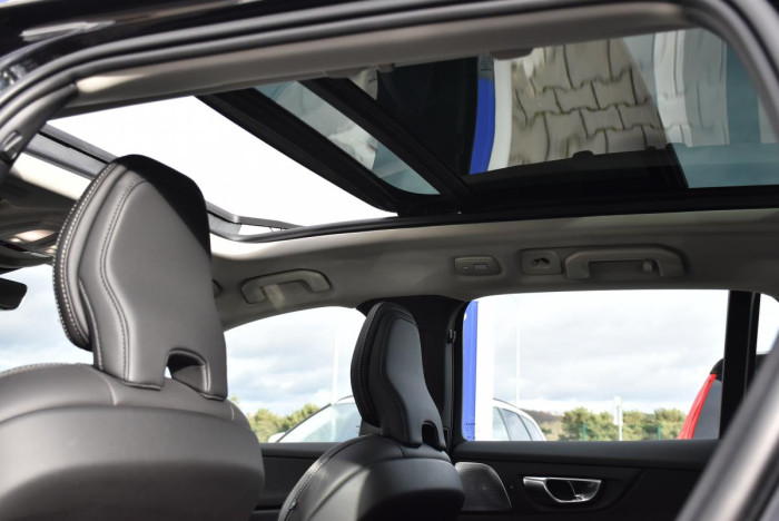 Volvo V60 CC B5 AWD ULTIMATE REZERVACE 2.0 CC CC