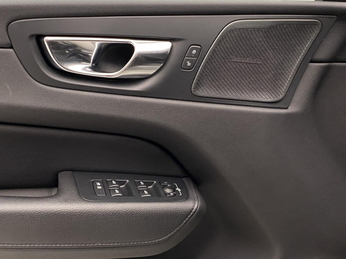 Volvo XC60 B4 AWD DARK PLUS AUT