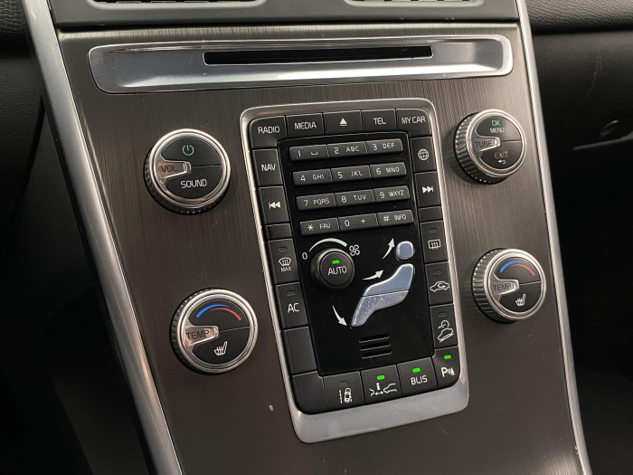 Volvo XC60 D5 AWD SUMMUM AUT CZ 2.4 d Summum