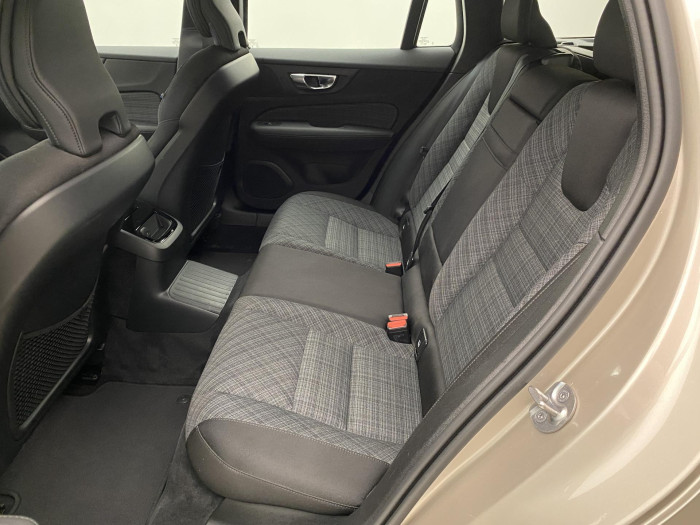 Volvo V60 T6 AWD RECHARGE CORE AUT CZ