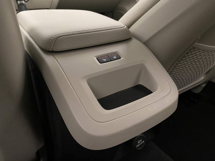 Volvo V60 D3 MOMENTUM PRO REZERVACE 2.0 d Momentum