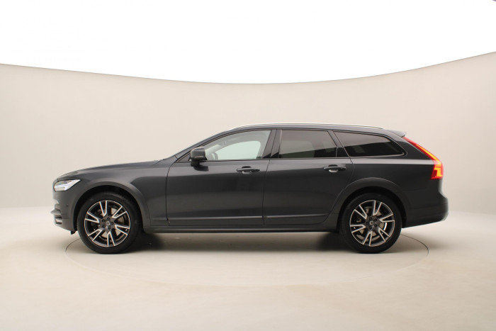 Volvo V90 CC D5 AWD MOMENTUM AUT CZ 2.0 d CC CC Momentum