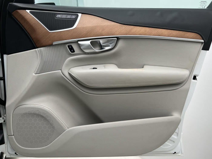 Volvo XC90 D5 AWD INSCRIPTION AUT CZ 2.0 d