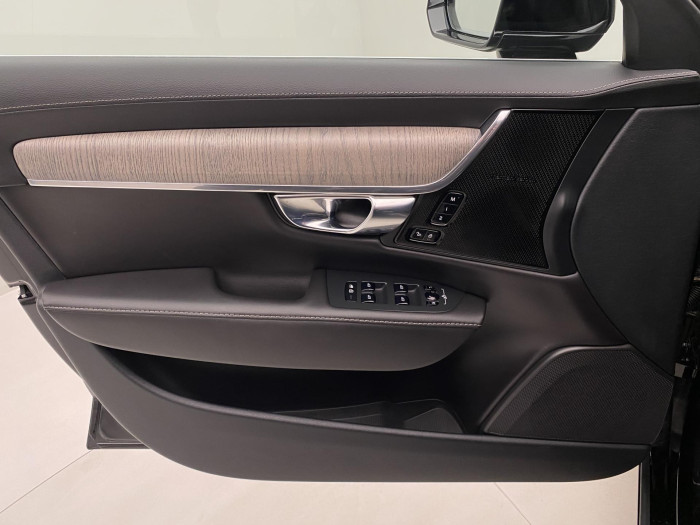 Volvo S90 B5 AWD BRIGHT REZERVACE