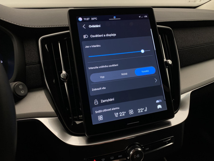 Volvo XC90 T8 AWD RECHARGE CORE AUT CZ 7m