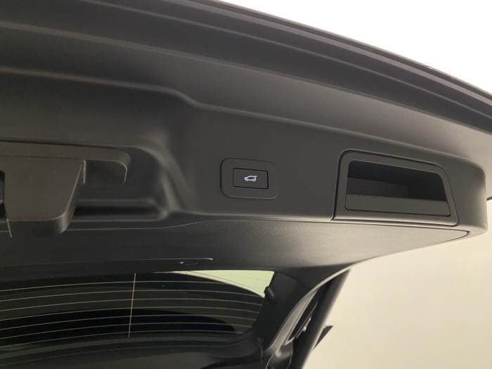 Land Rover Range Rover Evoque P270e S AWD REZERVACE