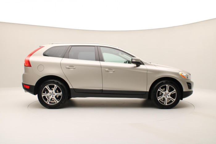 Volvo XC60 D5 AWD SUMMUM AUT CZ 2.4 d Summum
