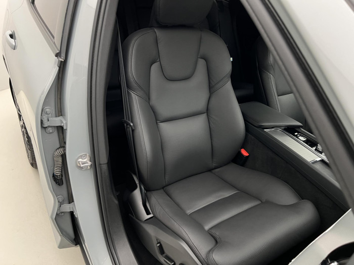 Volvo XC60 B4 AWD PLUS DARK AUT 1.maj.