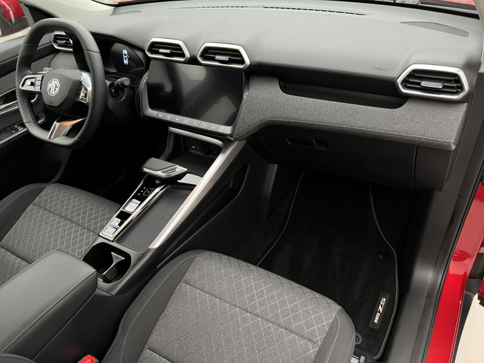 MG ZS 1.5 EMOTION HYBRID+ AUT CZ