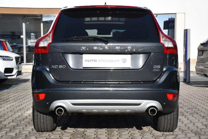 Volvo XC60 D5 AWD R-Design REZERVACE 2.4 d
