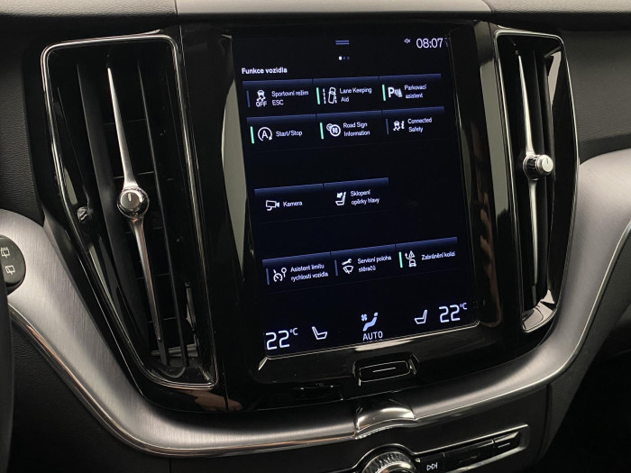 Volvo XC60 D4 MOMENTUM AUT 1.maj 2.0 d Momentum