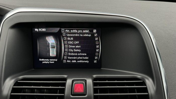 Volvo XC60 D4 AWD MOMENTUM REZERVACE 2.4 d Momentum