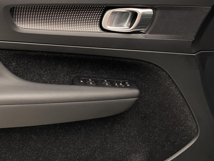 Volvo XC40 D4 AWD R-DESIGN AUT CZ 2.0 d