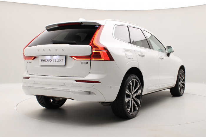 Volvo XC60 B5 AWD ULTIMATE AUT REZERVACE