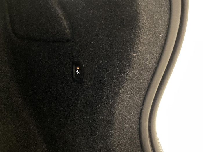 Volvo XC40 D4 AWD R-DESIGN AUT CZ 2.0 d