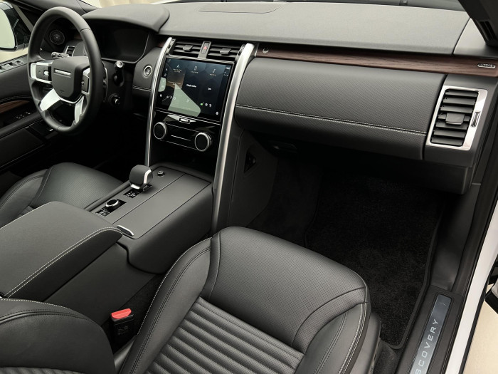 Land Rover Discovery D250 DYNAMIC SE AWD AUT CZ 3.0 d Dynamic SE